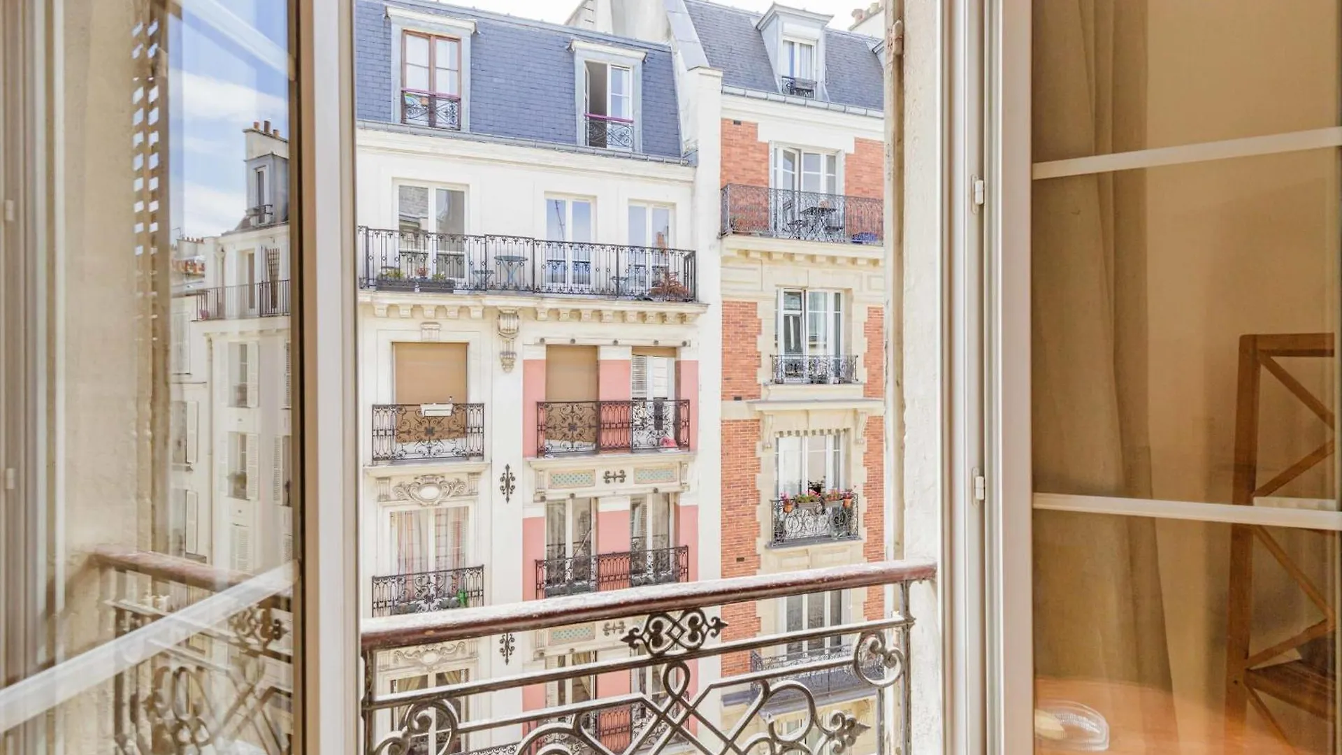 Beautiful Bright Apartment In 17Eme Paris